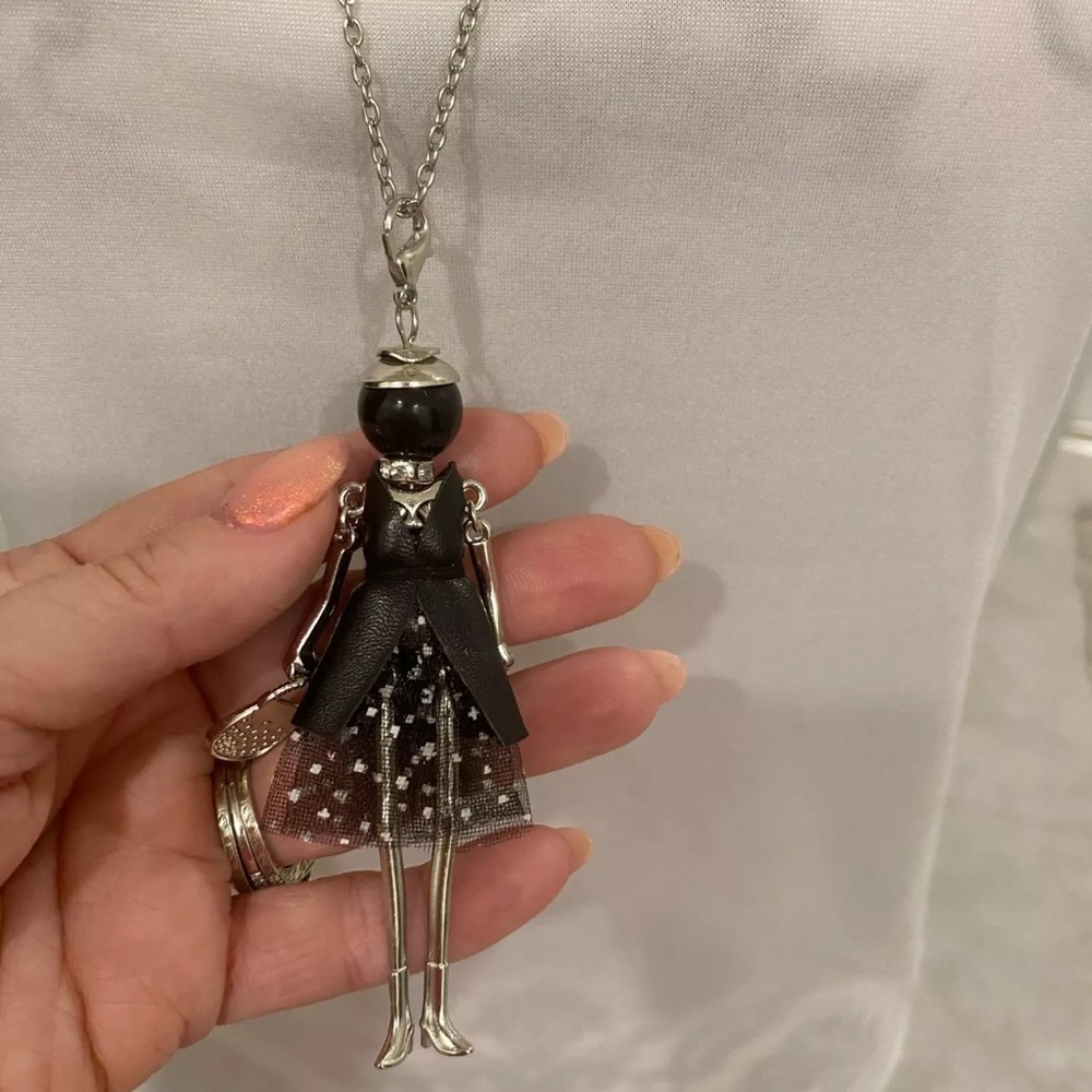 New Artisan Poshmark Shopper Sterling Silver Cloth White Sapphire Doll Necklace - Picture 6 of 10